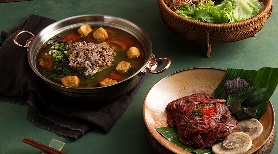 Nếu có dịp thưởng thức ẩm thực Hà Thành, bạn đừng bỏ qua món lẩu riêu cua bắp bò này.