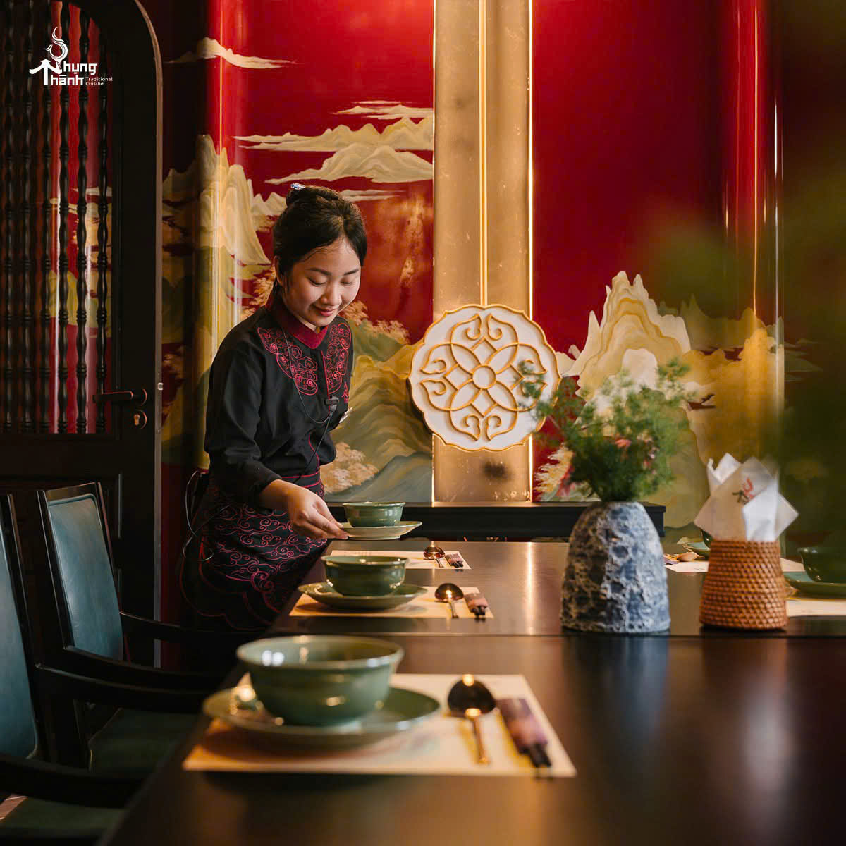 Những nếp phục vụ tinh tế tại Phụng Thành - nhà hàng Việt sang trọng