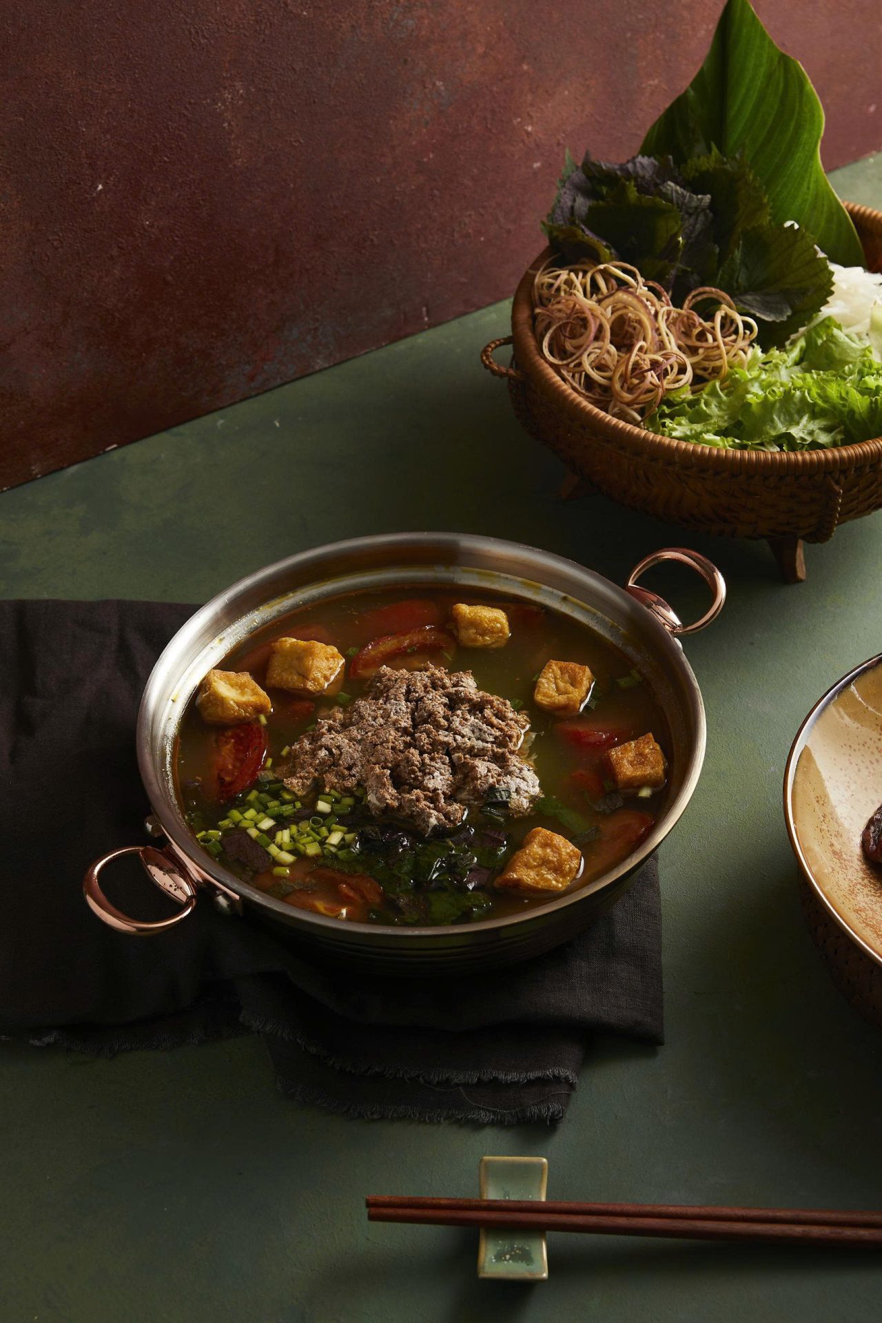 Thưởng thức lẩu riêu cua bắp bò tinh tế, sang trọng, chuẩn vị