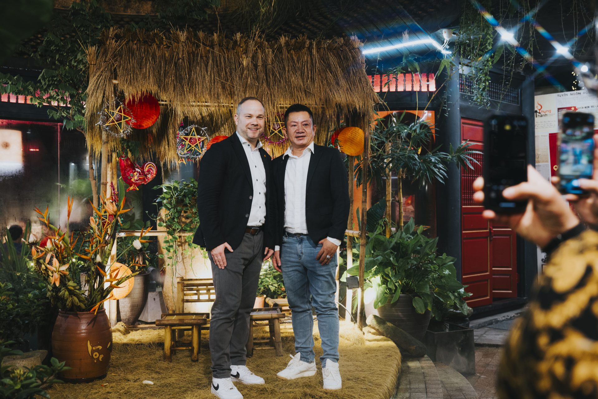 Văn hoá tiếp khách của người Việt và gợi ý nhà hàng tiếp khách phù hợp tại Hà Nội