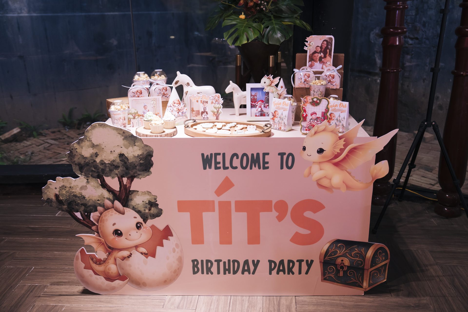 Nhà hàng tổ chức sinh nhật ấm cúng, ý nghĩa tại Hà Nội