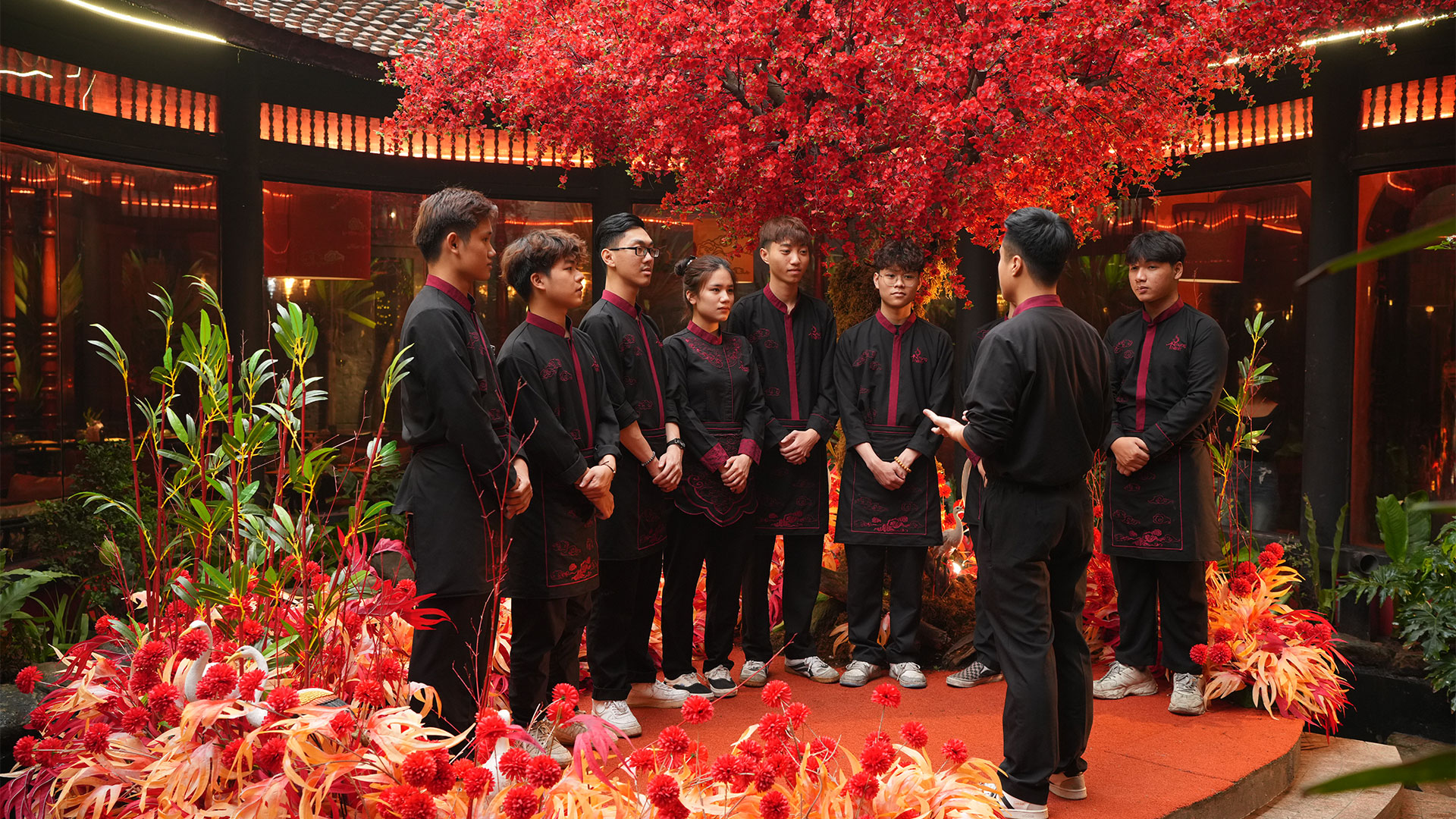 Mời Hợp Tác Lữ Hành Nhà Hàng: Kiến Tạo Hành Trình Di Sạn Tại Phụng Thành