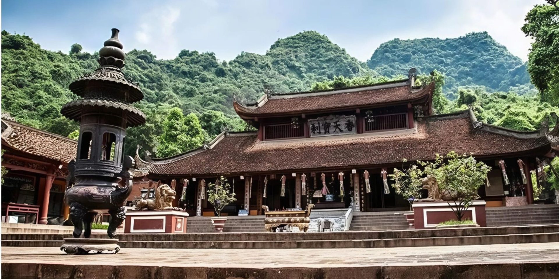 Chùa Hương Hà Nội: Kinh Nghiệm Hành Hương Và Điểm Hẹn Ẩm Thực Lý Tưởng Tại Thủ Đô