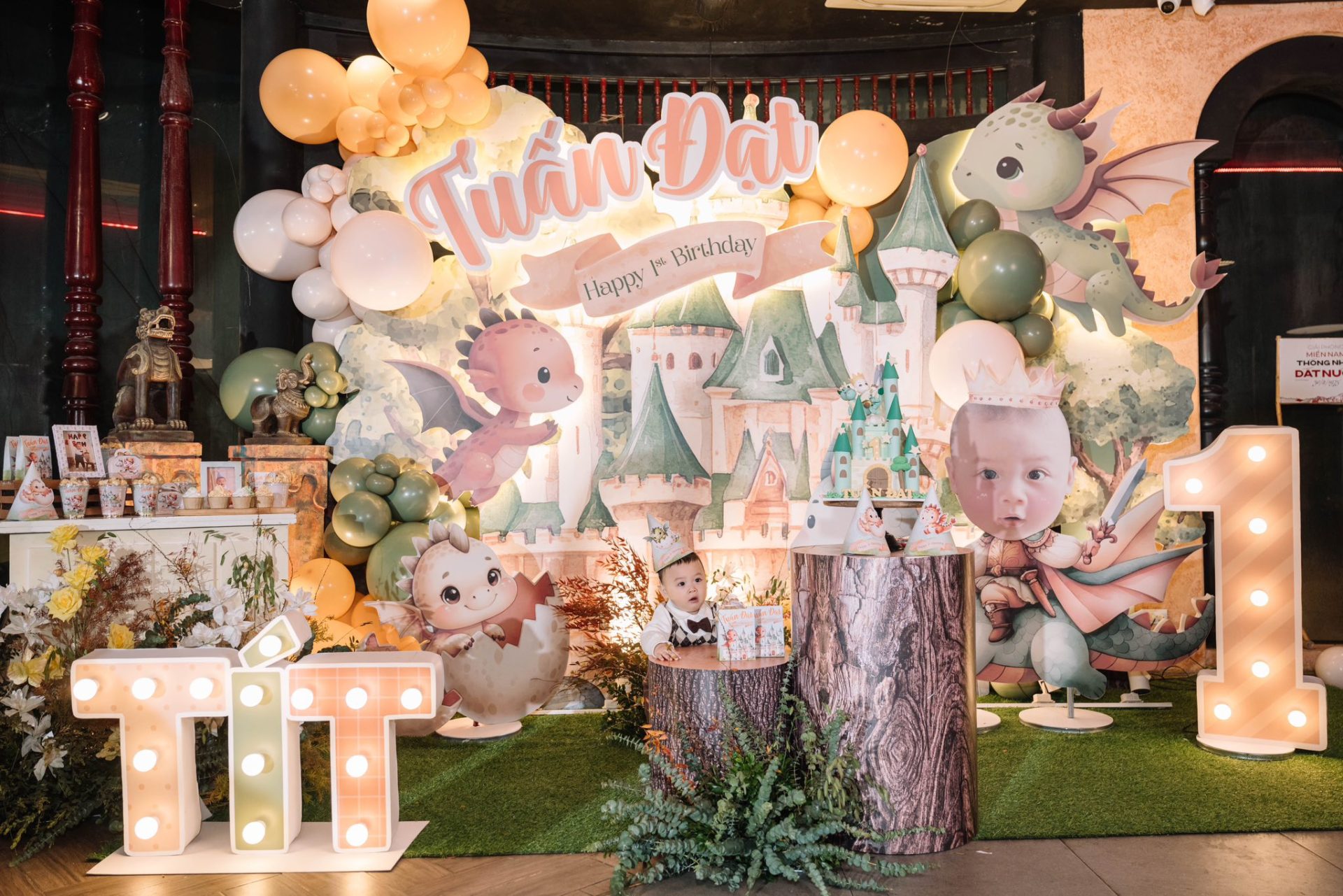 Khoảnh khắc gia đình gắn kết, nơi yêu thương được sẻ chia và tiếng cười lan tỏa, chính là niềm vui lớn nhất của chúng tôi.