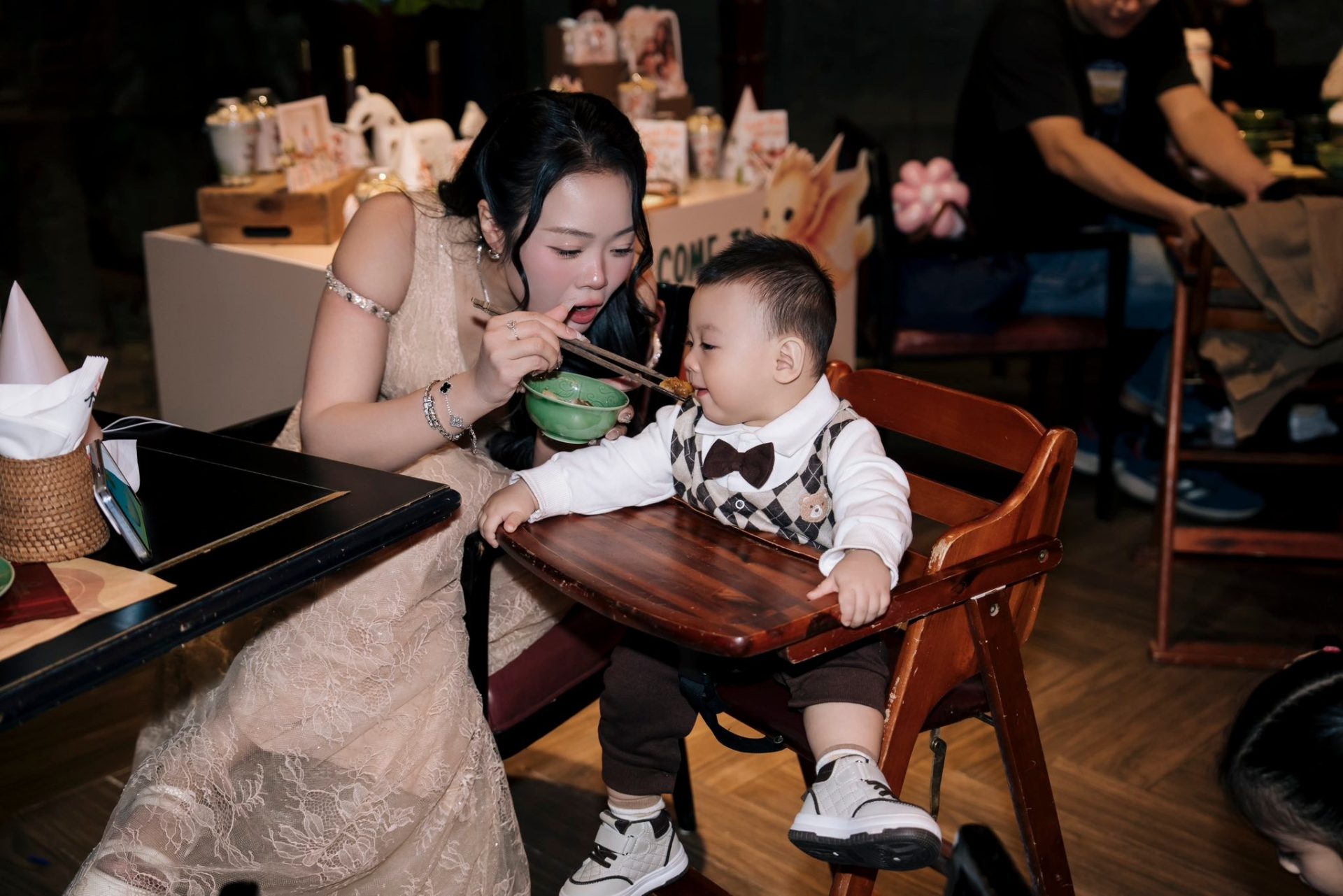 Sinh nhật gia đình tại Phụng Thành nơi sợi dây thế hệ được kết nối vẹn nguyên